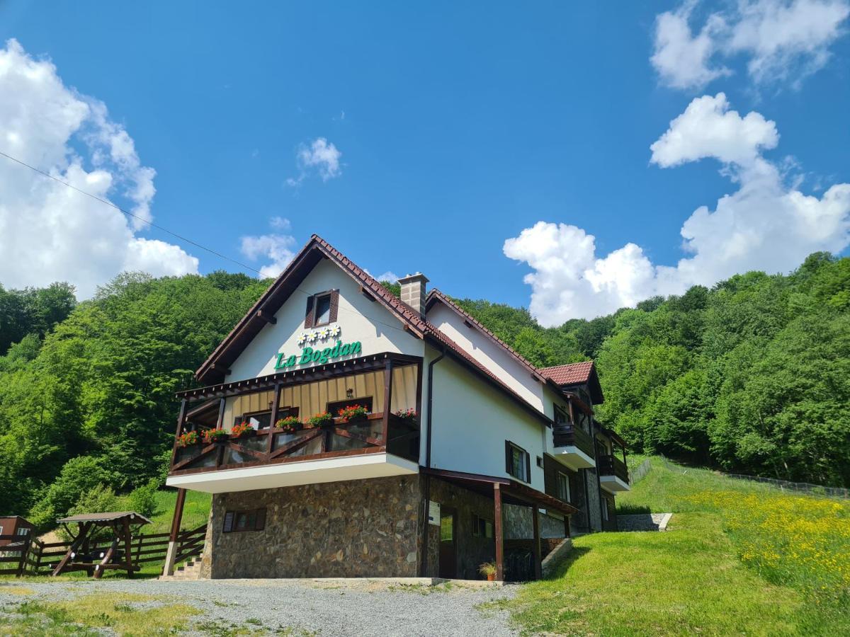 Green Mountain Resort Scrind-Frăsinet エクステリア 写真