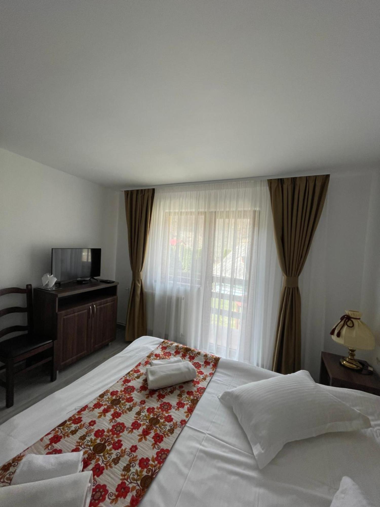 Green Mountain Resort Scrind-Frăsinet エクステリア 写真