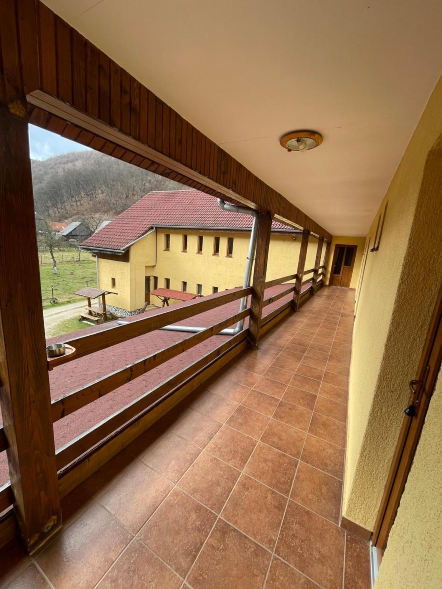 Green Mountain Resort Scrind-Frăsinet エクステリア 写真