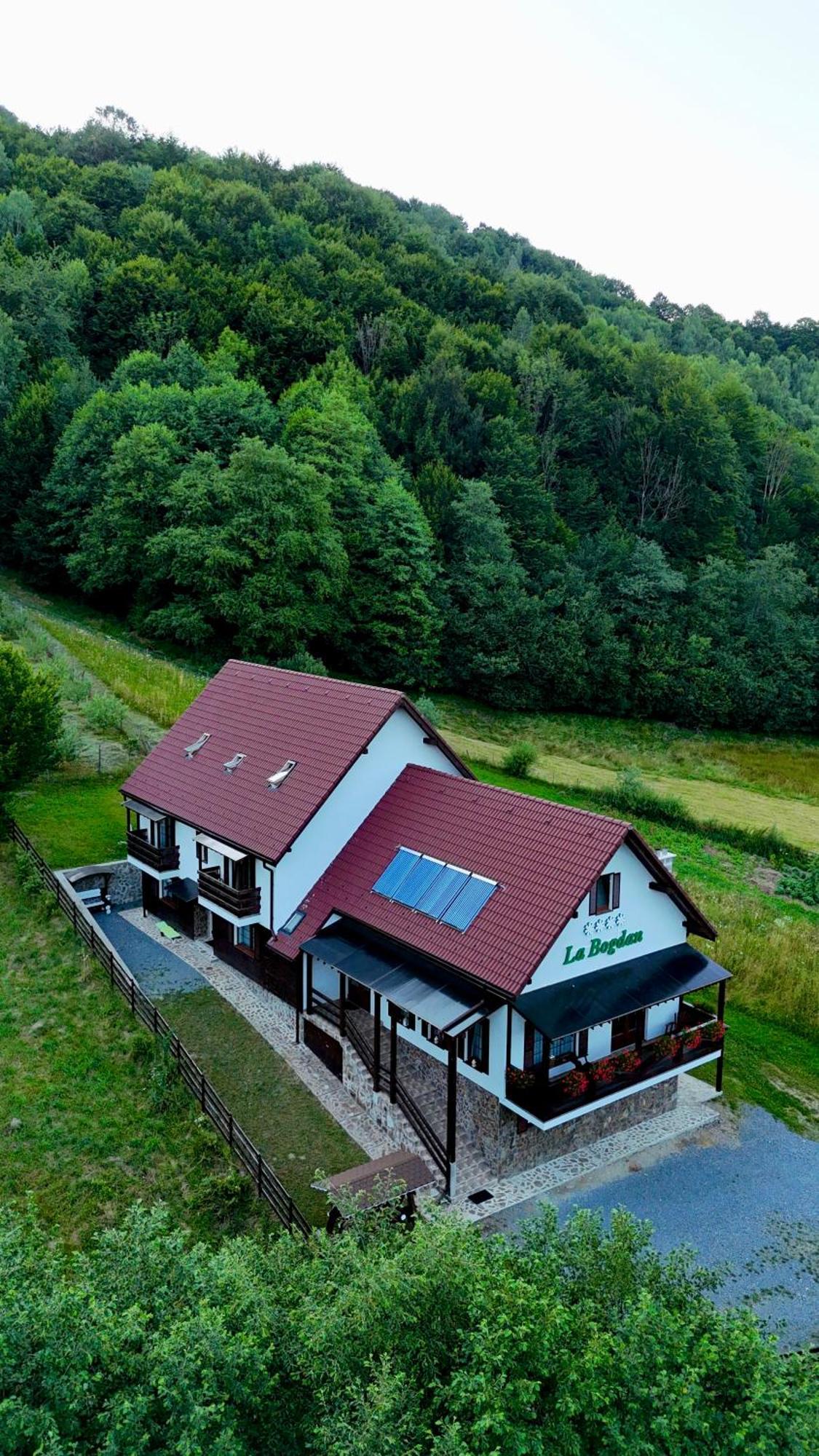 Green Mountain Resort Scrind-Frăsinet エクステリア 写真